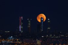 Lune-llena-torres-22_4_24.jpg