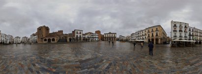 _DSC1106 panoramica Plaza Mayor Cáceres_stitch.jpg