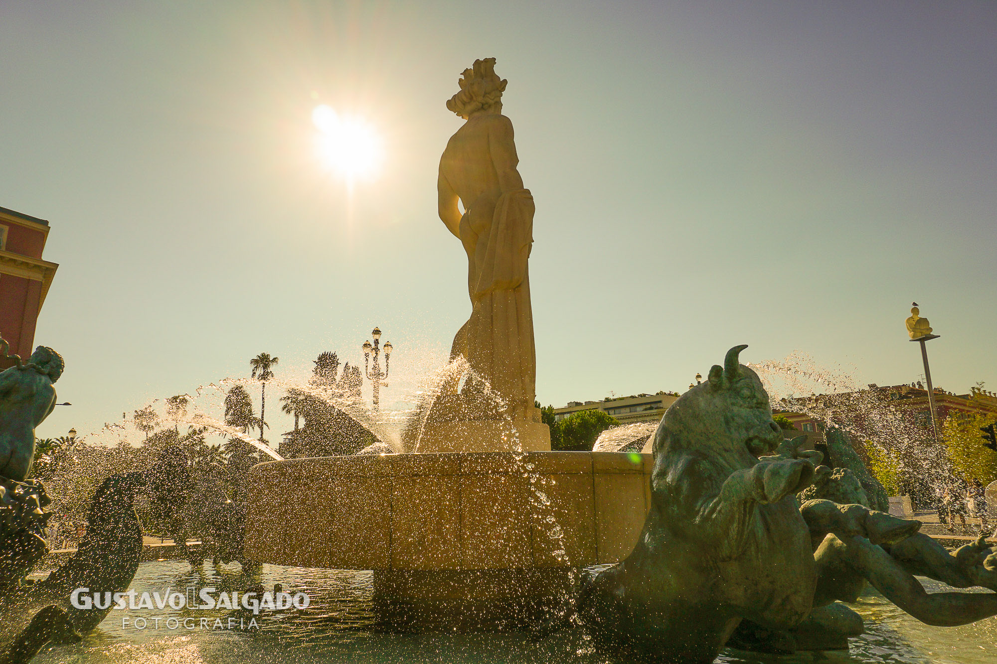 La fuente de Plaza Massena (Niza)